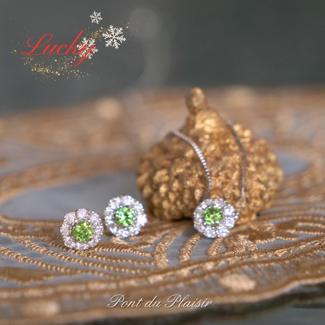 Pt製デマントイドガーネットペンダント