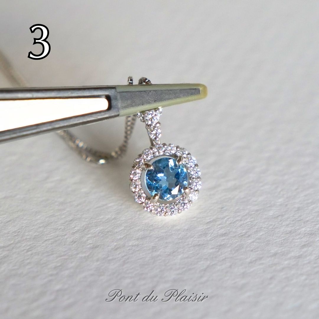 ③Pt製サンタアクアマリンペンダント