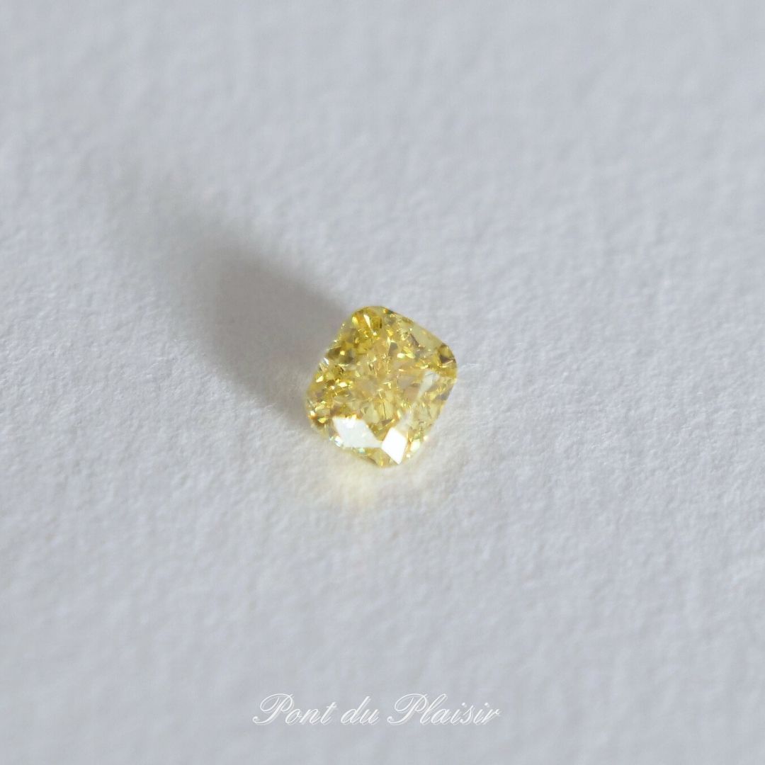 イエローダイアモンド/0.412ct/FIY/SI1/クッションカット