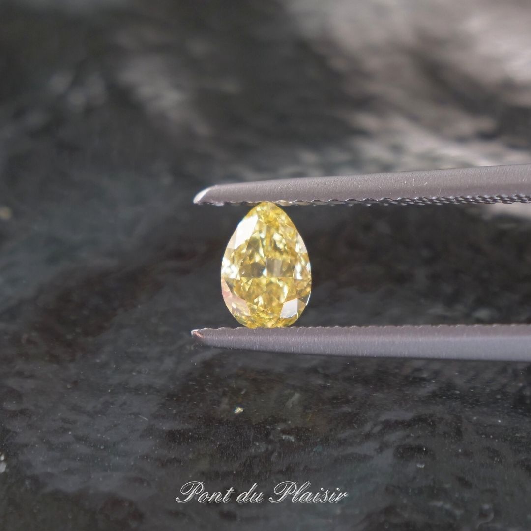 イエローダイアモンド/0.547ct/FVY/SI1/ペアシェイプ