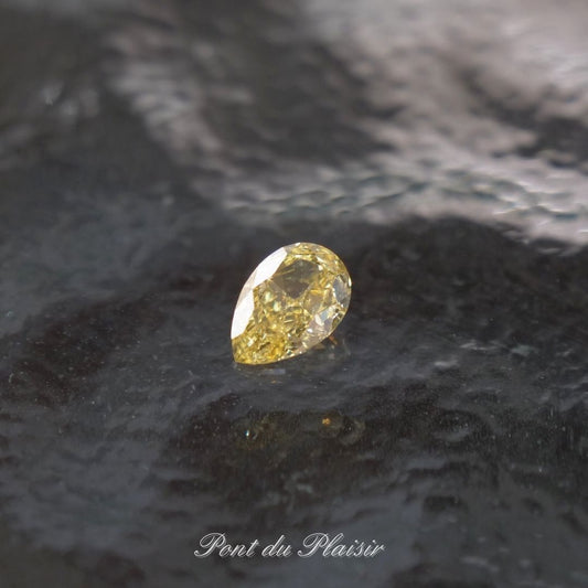 イエローダイアモンド/0.547ct/FVY/SI1/ペアシェイプ