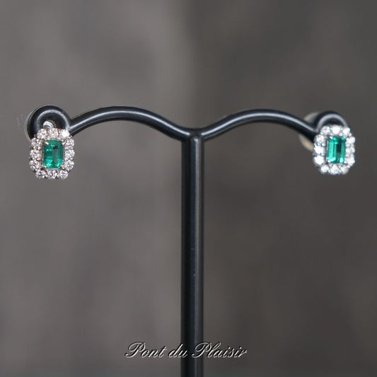 Pt製エメラルドピアス